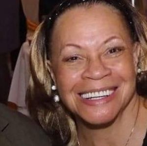 Meet your Posher, Iris